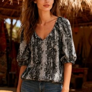 Candy Couture Size S Cato Black & Gray V-Neck Blouse New with Tags